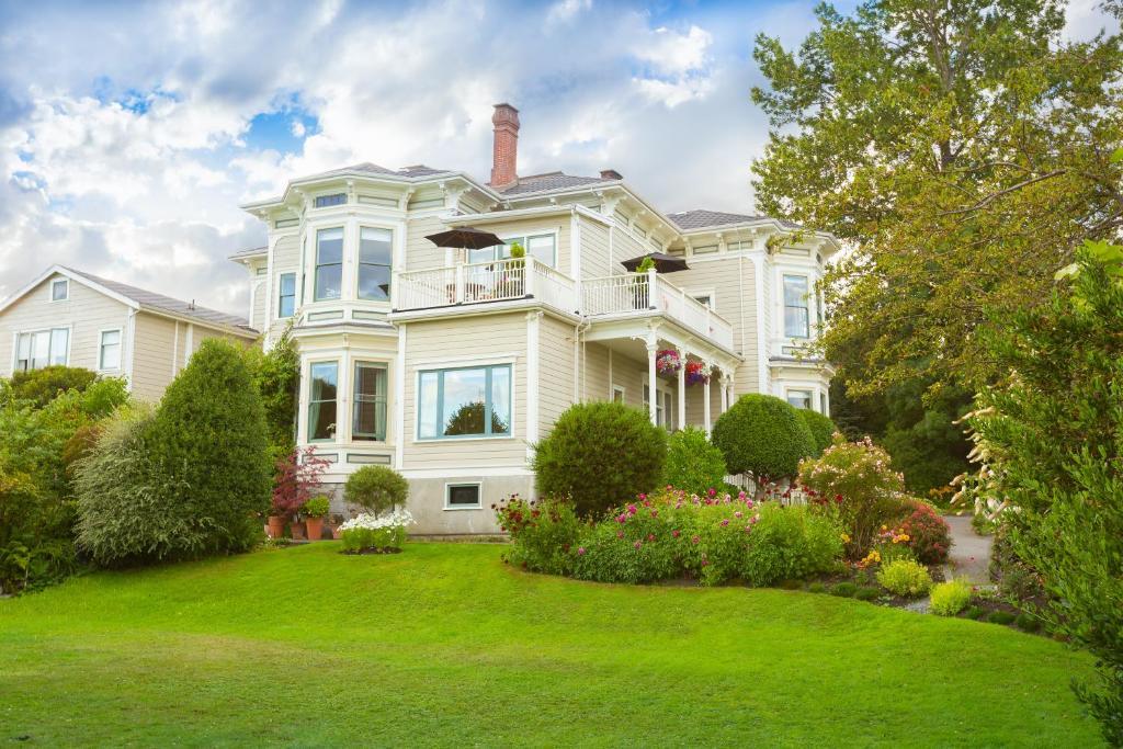 Fairholme Manor Inn Victoria Bagian luar foto
