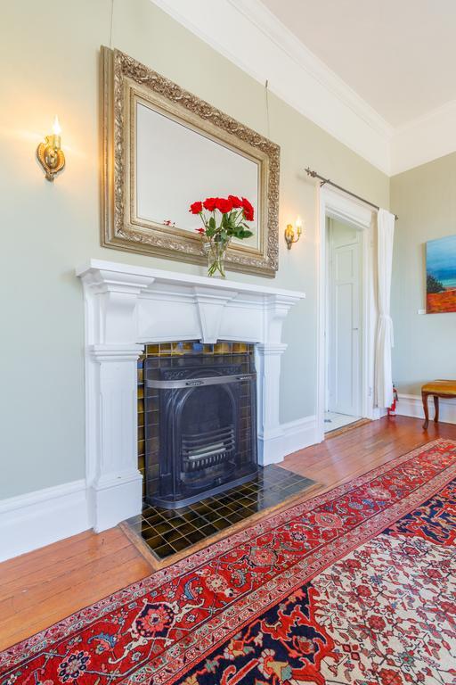 Fairholme Manor Inn Victoria Bagian luar foto