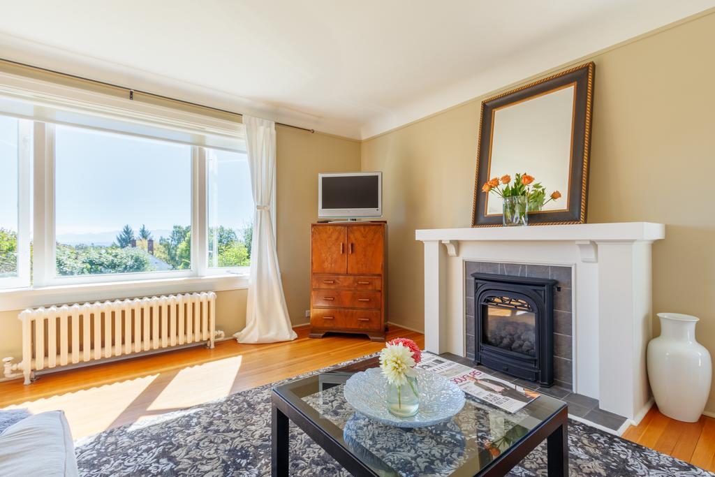 Fairholme Manor Inn Victoria Bagian luar foto