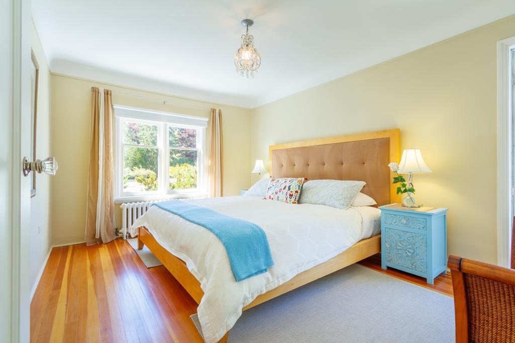 Fairholme Manor Inn Victoria Bagian luar foto