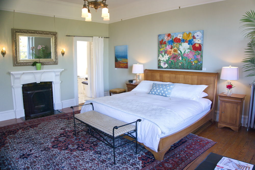 Fairholme Manor Inn Victoria Bagian luar foto